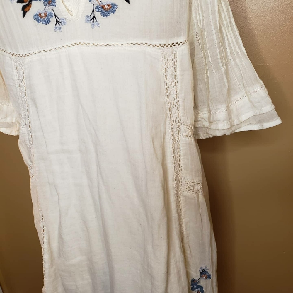 Dress - Picture 3 of 4
